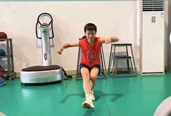 呆哥高端小蛮腰瑜伽老师